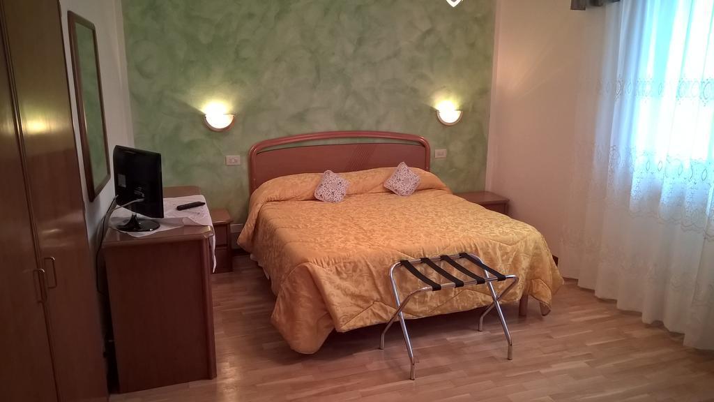 Cecco Di Nara Hotel Massarosa Kültér fotó